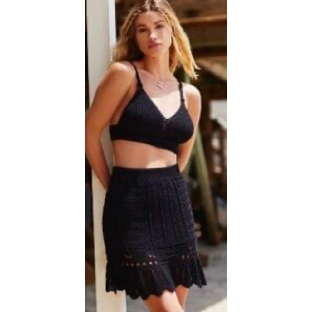 Anthropologie black crochet knit mini skirt ruffled hem, size medium, 
OB1558725